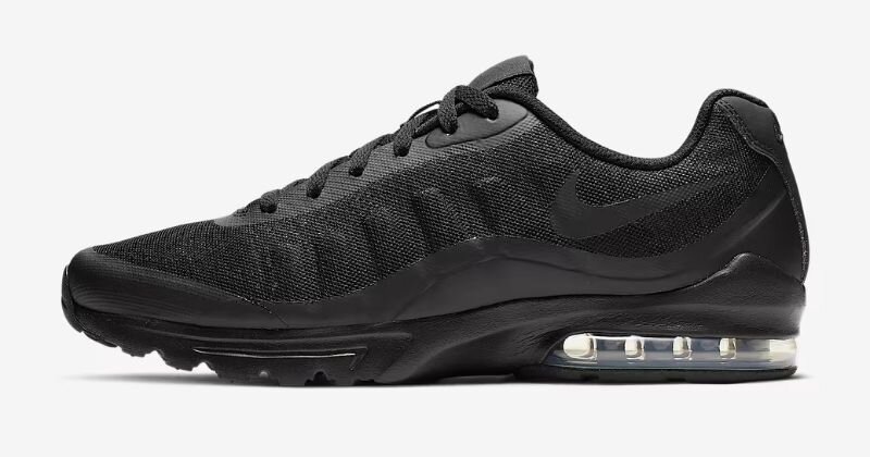 Nike air max invigor trainers 